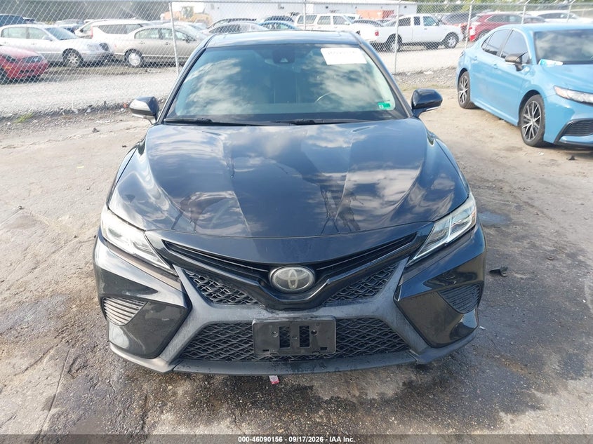TOYOTA CAMRY - zdjęcie 12