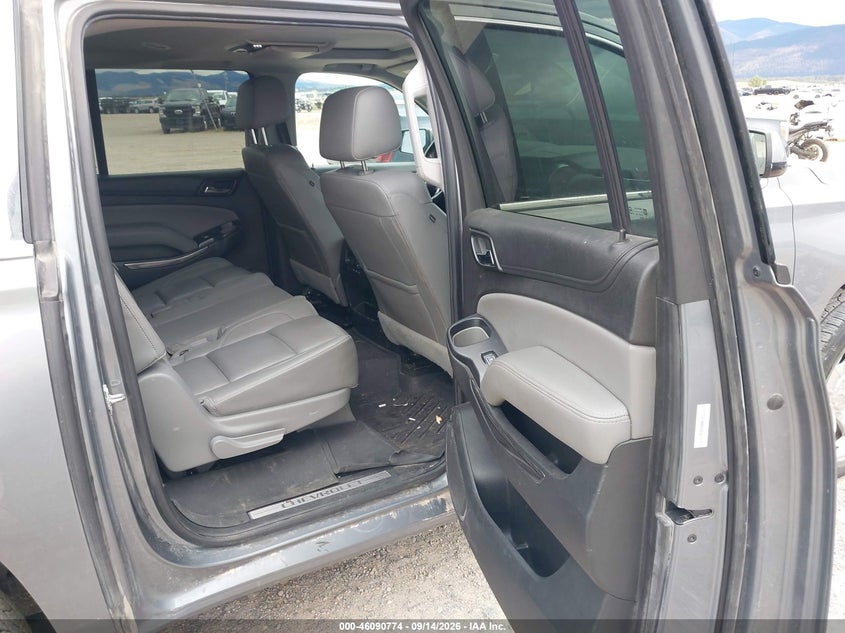 CHEVROLET SUBURBAN - zdjęcie 8