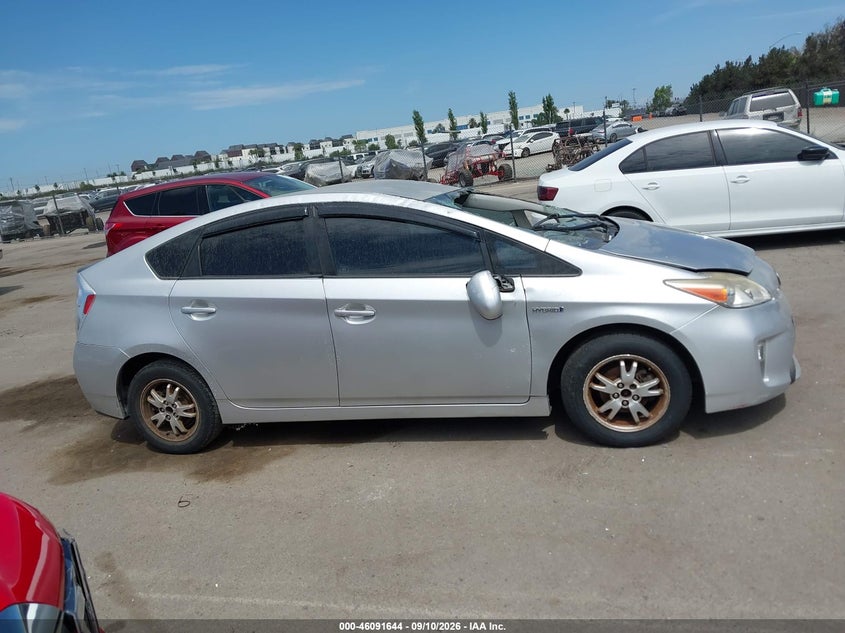 TOYOTA PRIUS - zdjęcie 16