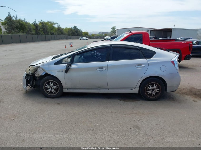 TOYOTA PRIUS - zdjęcie 17