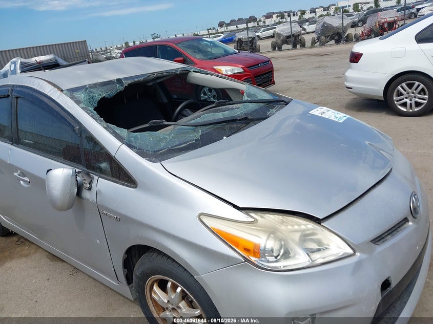 TOYOTA PRIUS - zdjęcie 14