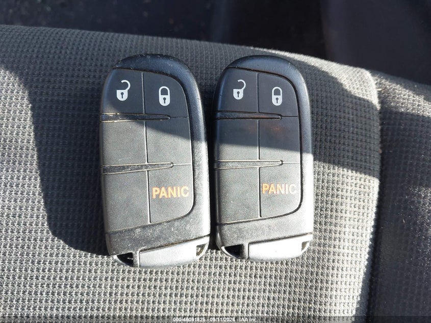 JEEP GRAND CHEROKEE - zdjęcie 11