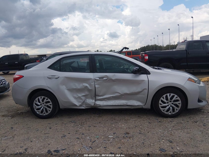 TOYOTA COROLLA - zdjęcie 13