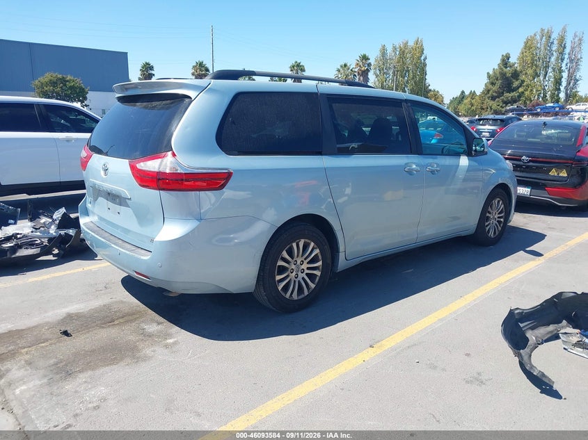 TOYOTA SIENNA - zdjęcie 4