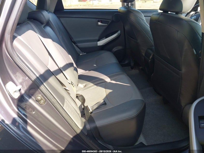 TOYOTA PRIUS - zdjęcie 8
