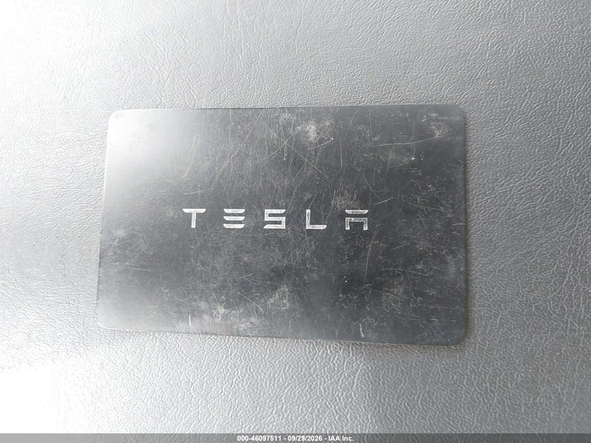 TESLA MODEL 3 - zdjęcie 11