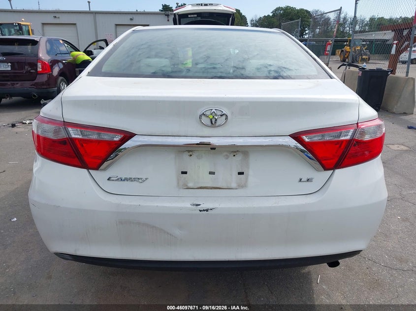 TOYOTA CAMRY - zdjęcie 16