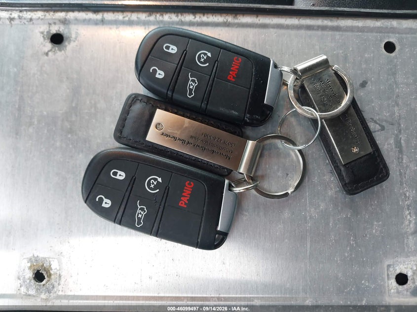 JEEP GRAND CHEROKEE - zdjęcie 11
