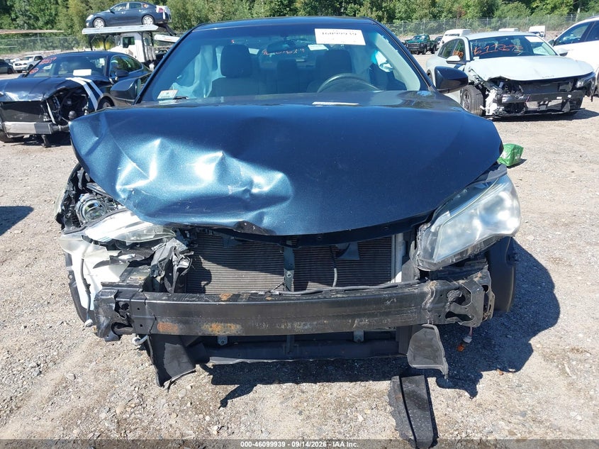 TOYOTA CAMRY - zdjęcie 13