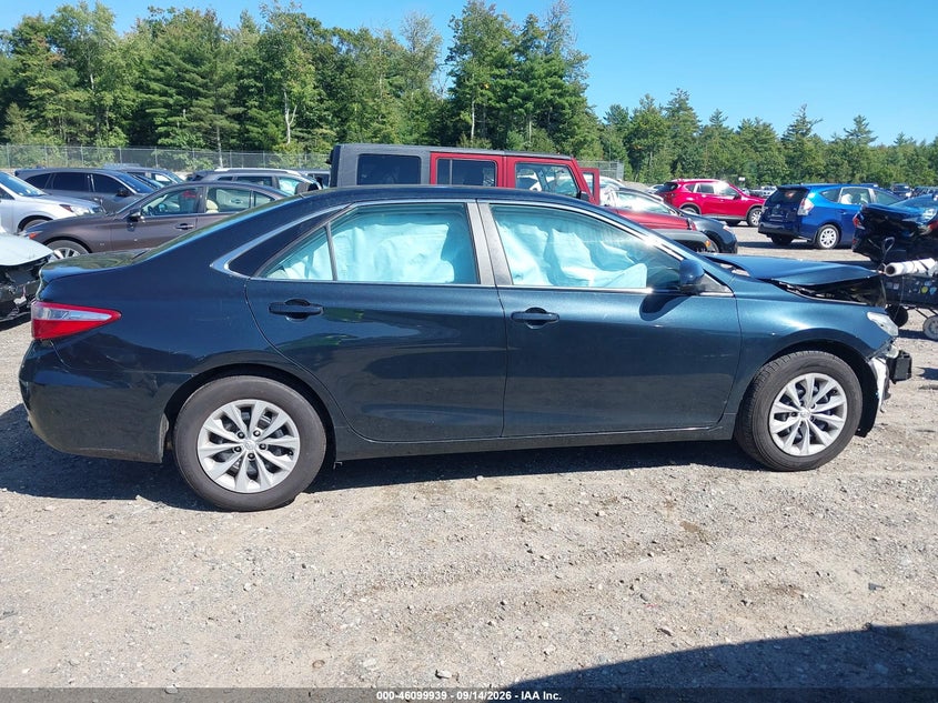 TOYOTA CAMRY - zdjęcie 14
