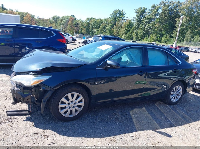 TOYOTA CAMRY - zdjęcie 15