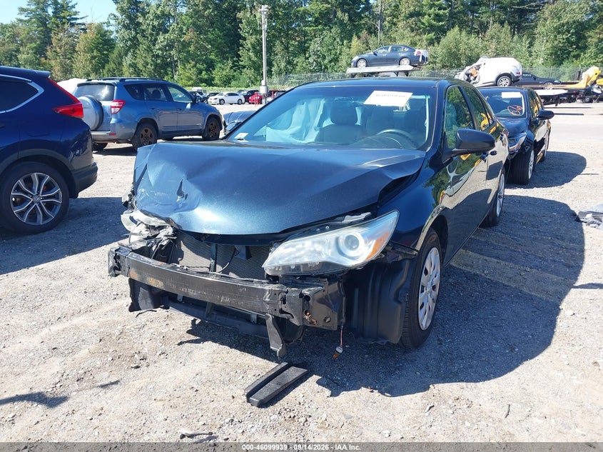 TOYOTA CAMRY - zdjęcie 18