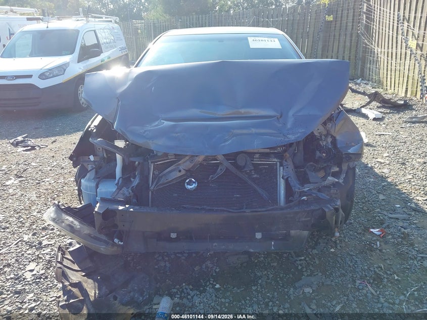 TOYOTA CAMRY - zdjęcie 13