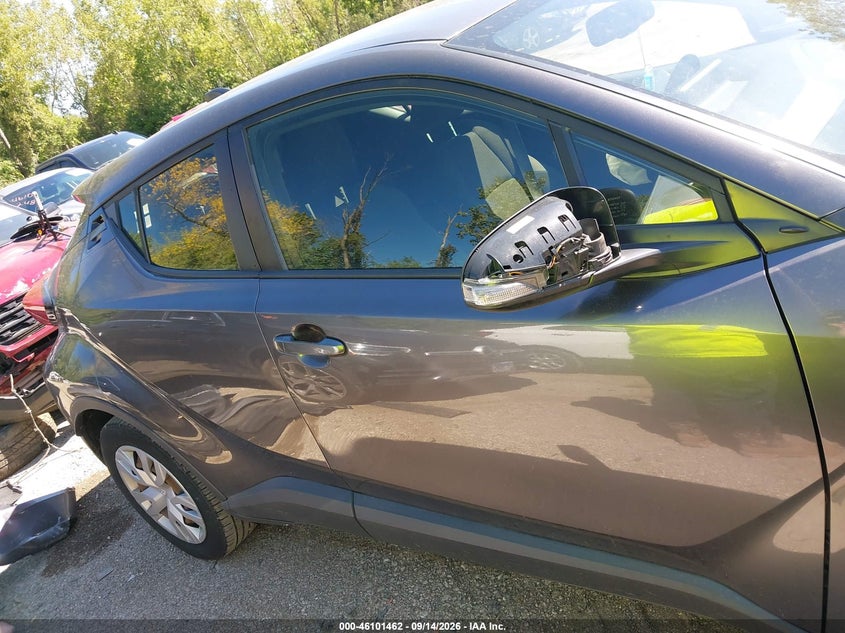 TOYOTA C-HR - zdjęcie 14