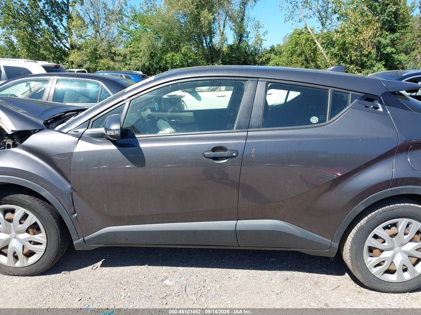 TOYOTA C-HR - zdjęcie 15