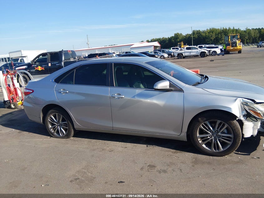 TOYOTA CAMRY - zdjęcie 13