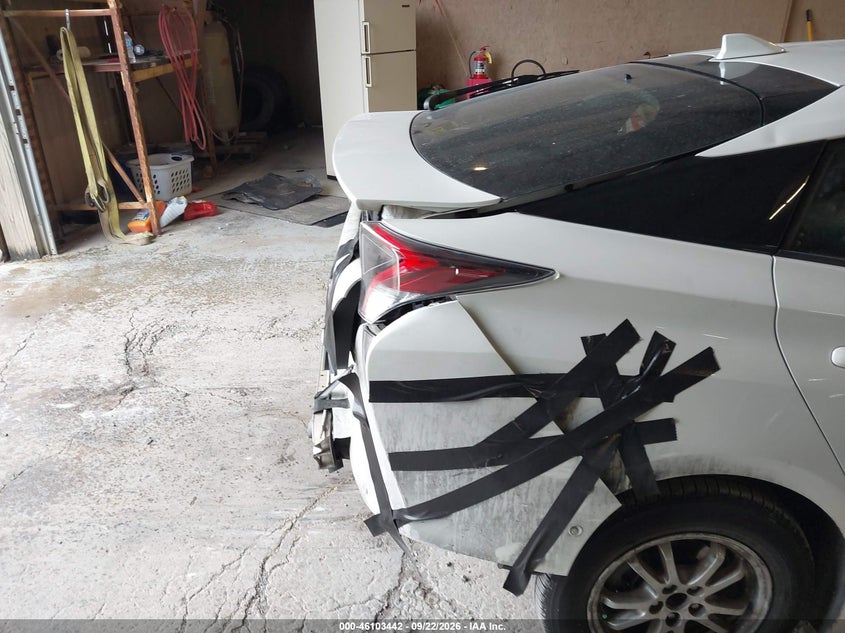 TOYOTA PRIUS - zdjęcie 17
