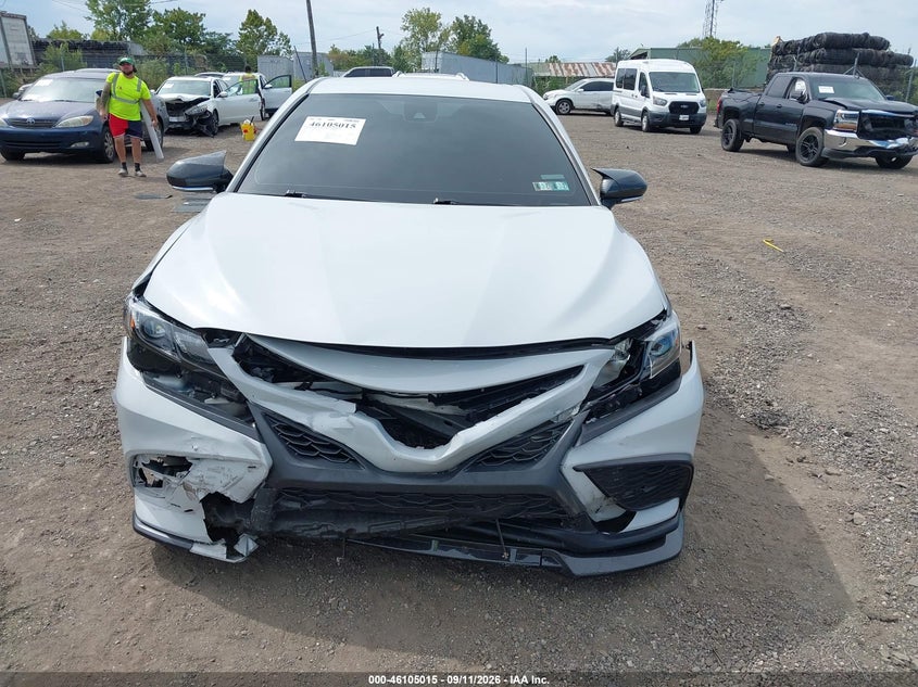 TOYOTA CAMRY - zdjęcie 12