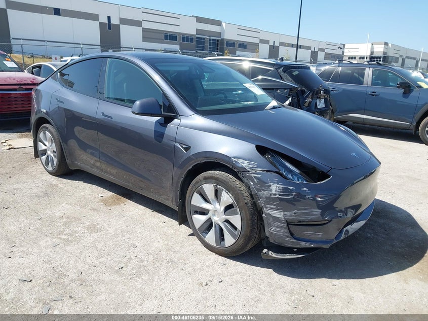 TESLA MODEL Y - zdjęcie 1