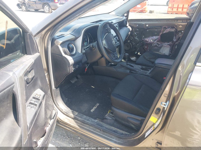 TOYOTA RAV4 - zdjęcie 5