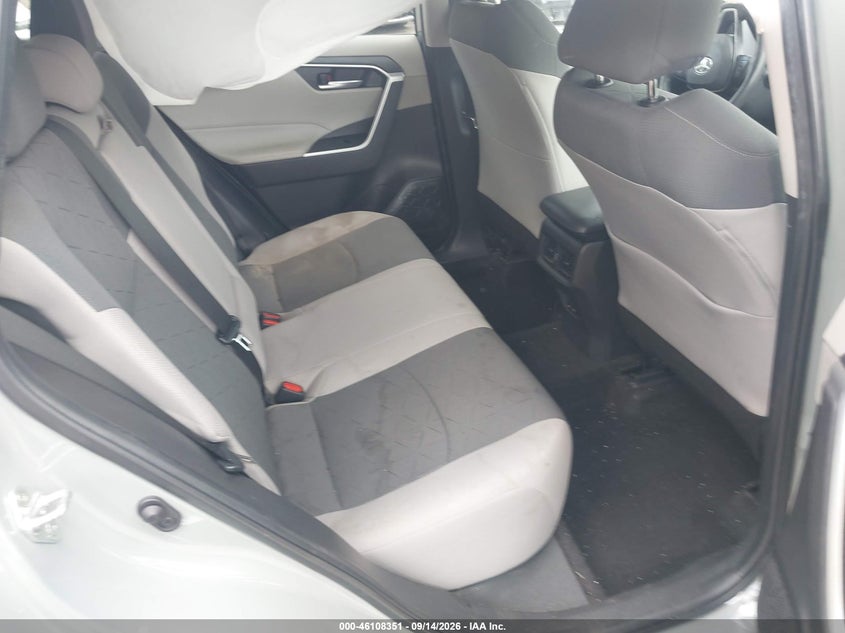 TOYOTA RAV4 - zdjęcie 8