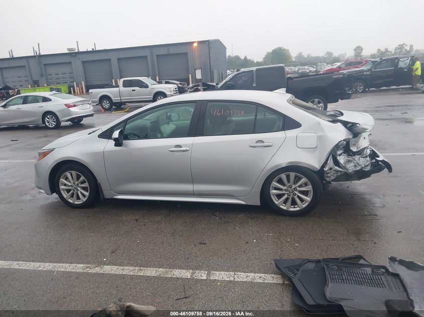 TOYOTA COROLLA - zdjęcie 13