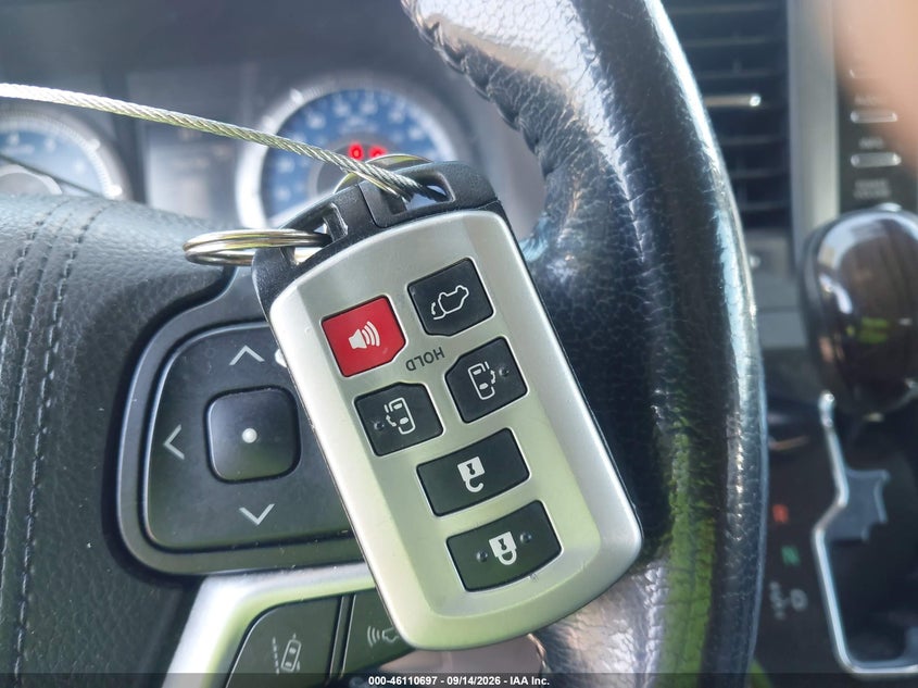 TOYOTA SIENNA - zdjęcie 11