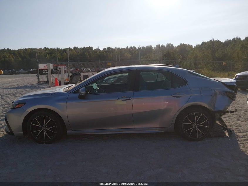 TOYOTA CAMRY - zdjęcie 14