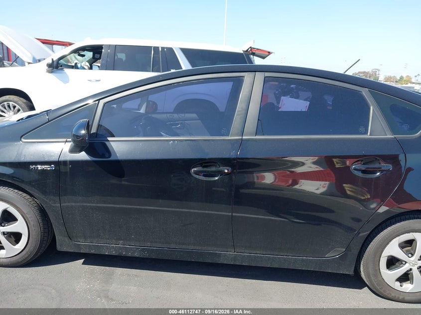 TOYOTA PRIUS - zdjęcie 14