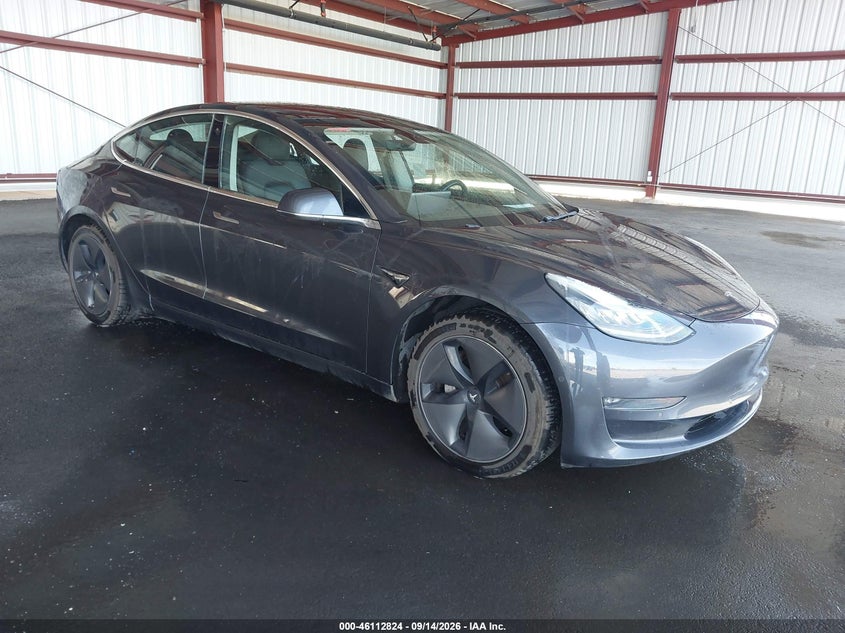 TESLA MODEL 3 - zdjęcie 1
