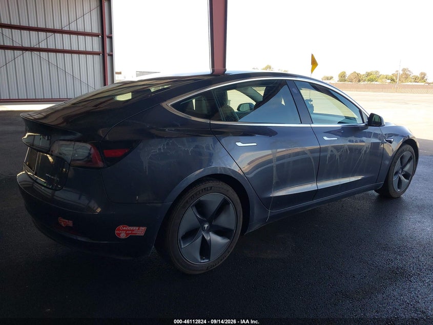 TESLA MODEL 3 - zdjęcie 6