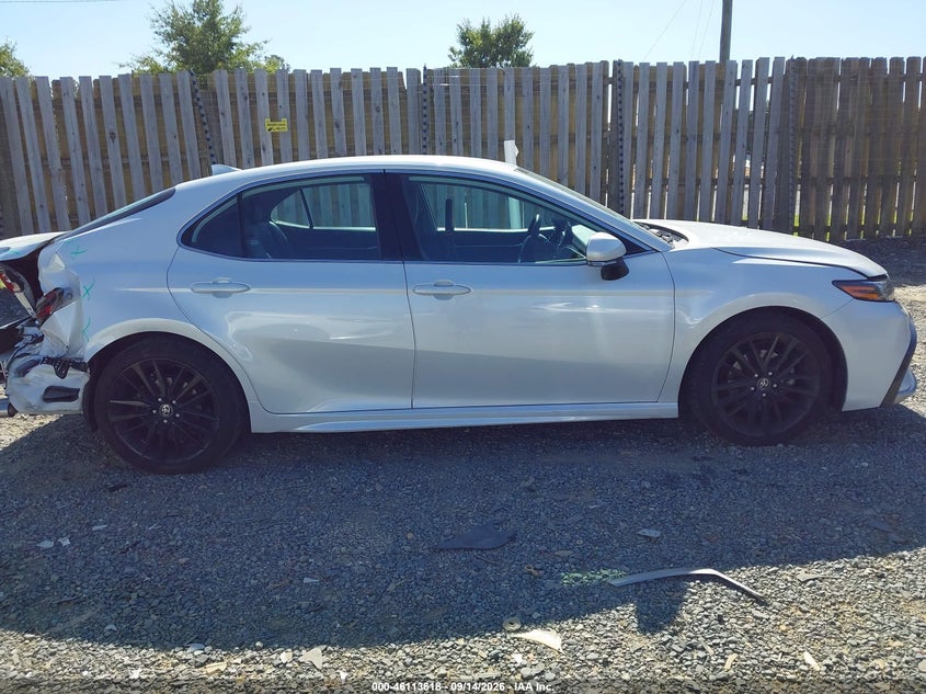 TOYOTA CAMRY - zdjęcie 13