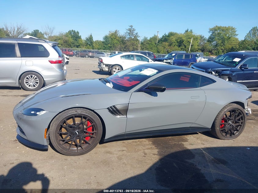 ASTON MARTIN VANTAGE - zdjęcie 15