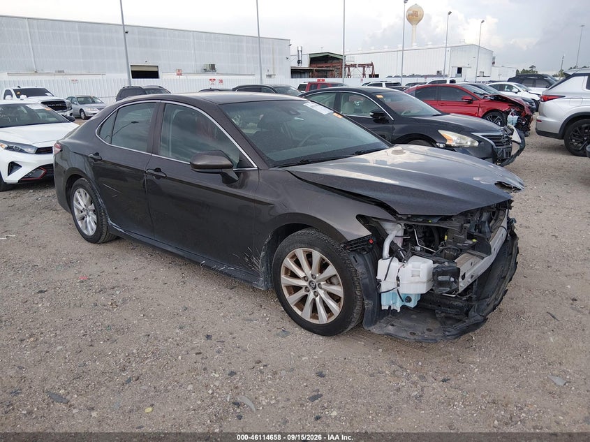 TOYOTA CAMRY - zdjęcie 1