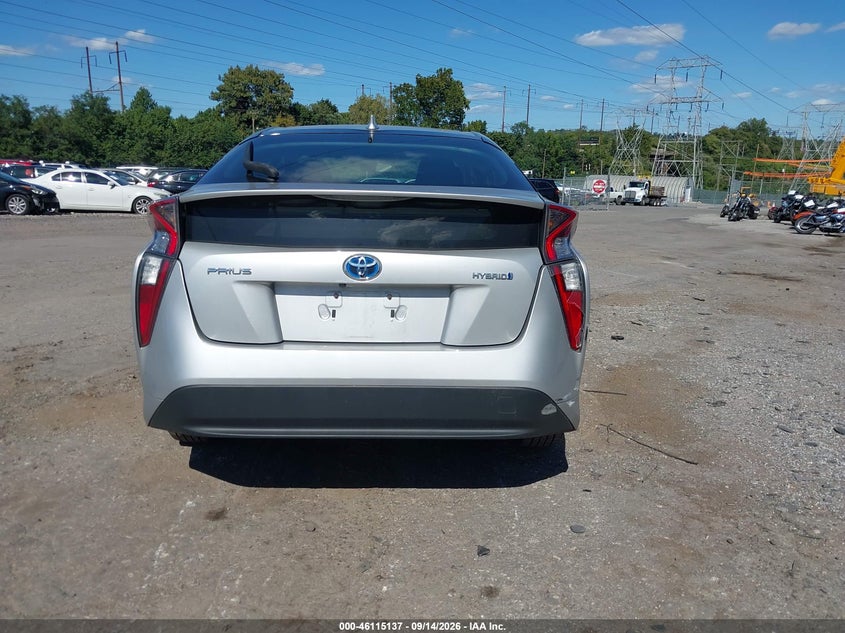 TOYOTA PRIUS - zdjęcie 17