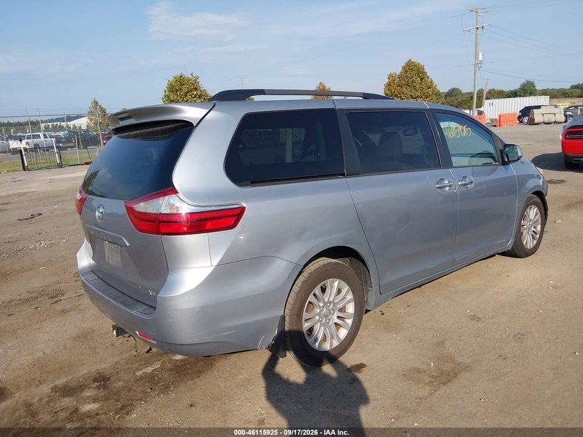 TOYOTA SIENNA - zdjęcie 4