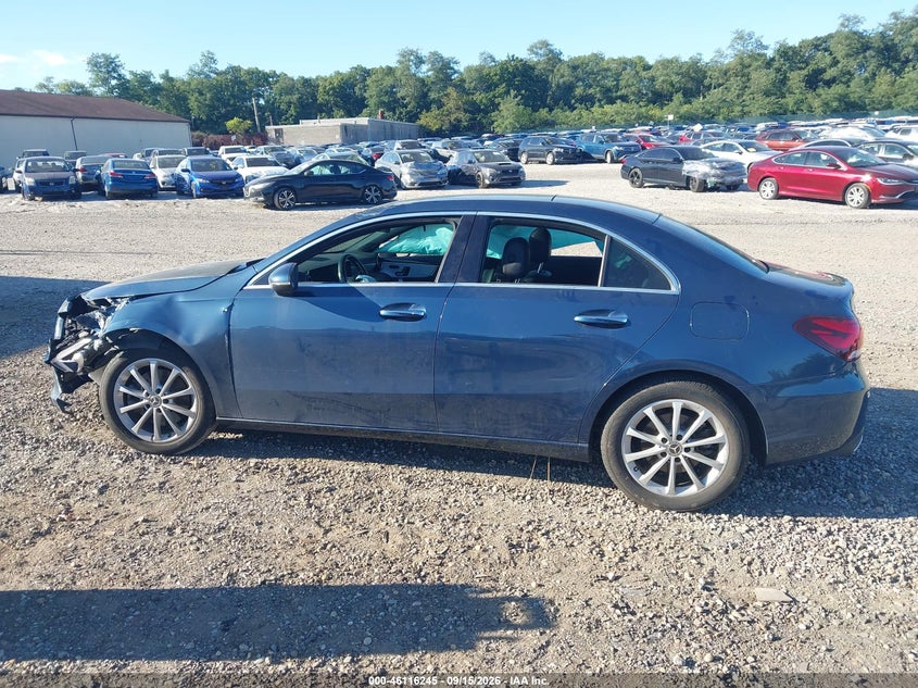 MERCEDES-BENZ A 220 - zdjęcie 13