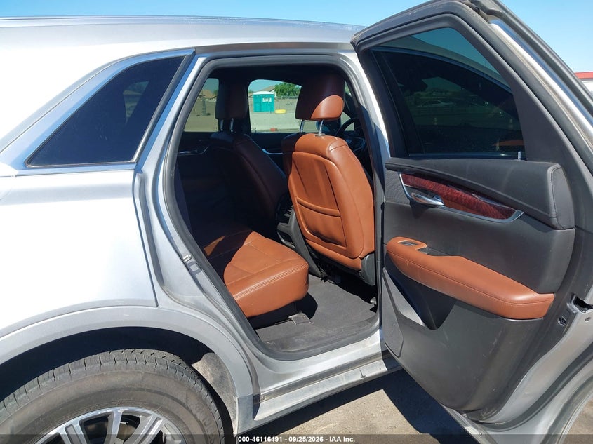 CADILLAC XT5 - zdjęcie 8