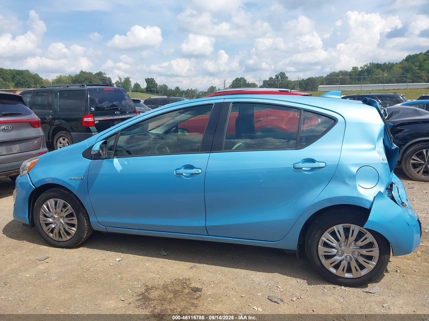 TOYOTA PRIUS C - zdjęcie 14