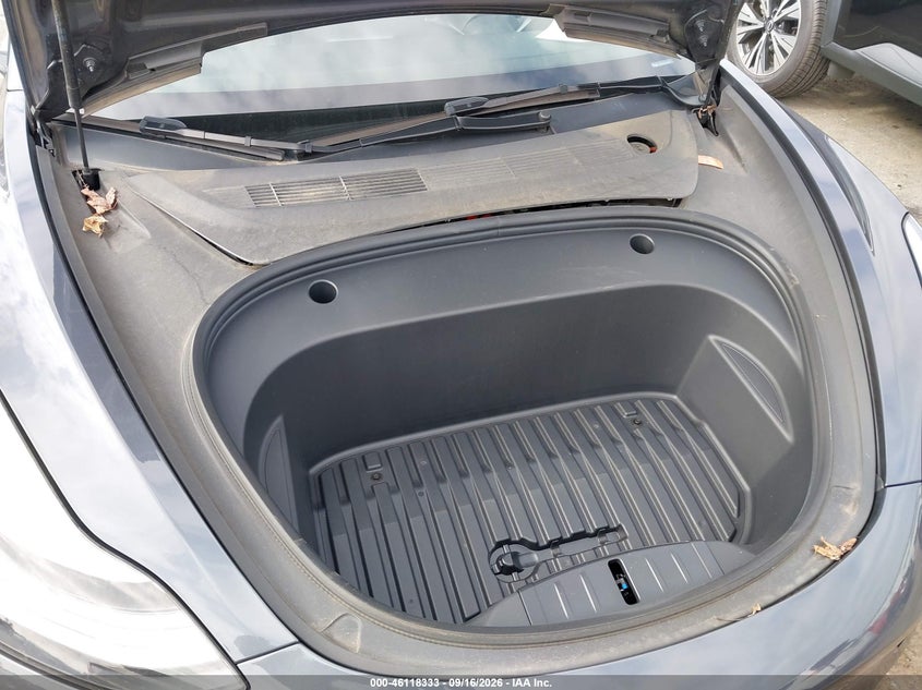 TESLA MODEL 3 - zdjęcie 10