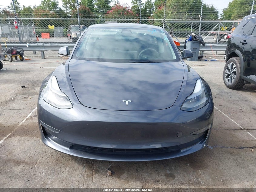 TESLA MODEL 3 - zdjęcie 12