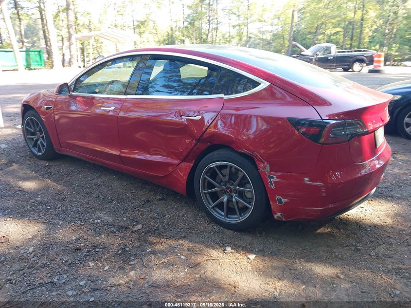 TESLA MODEL 3 - zdjęcie 3