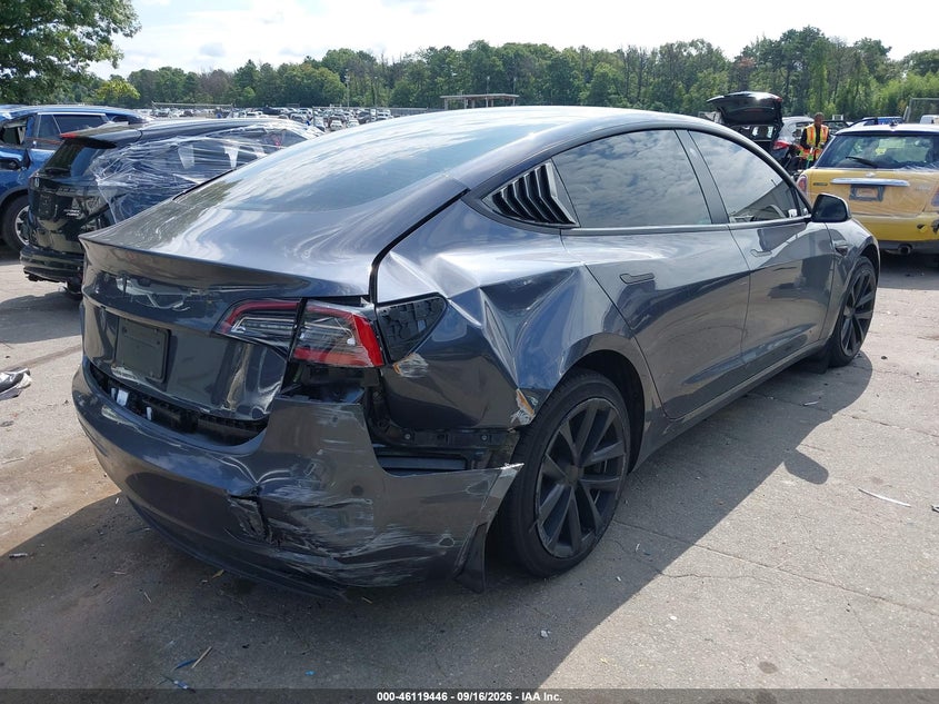TESLA MODEL 3 - zdjęcie 4