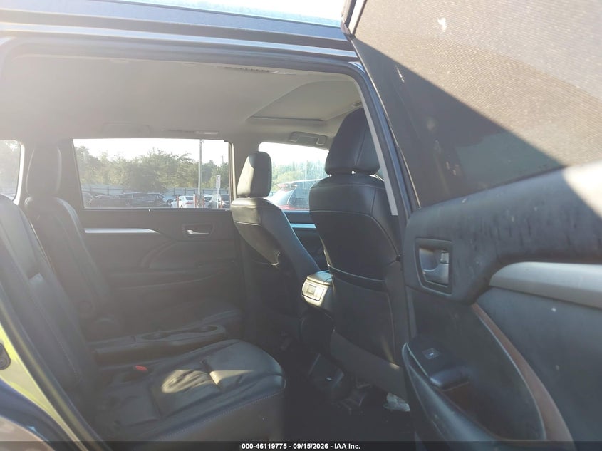 TOYOTA HIGHLANDER - zdjęcie 8