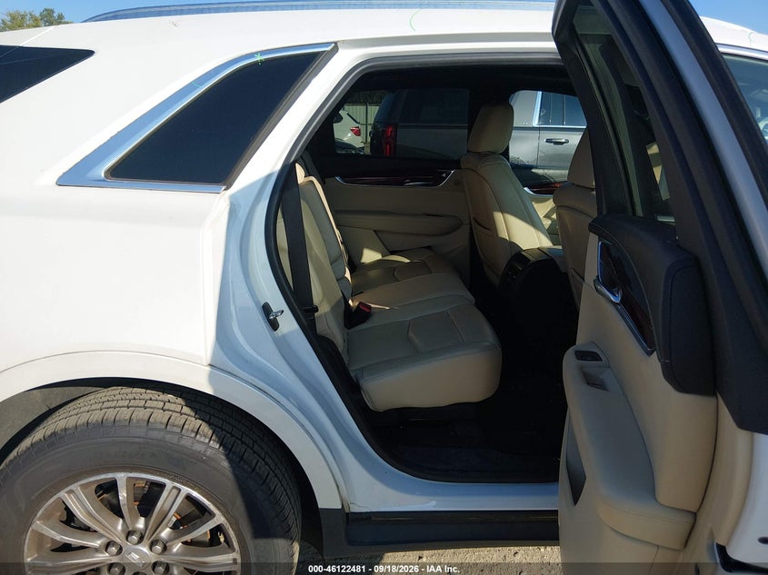 CADILLAC XT5 - zdjęcie 8