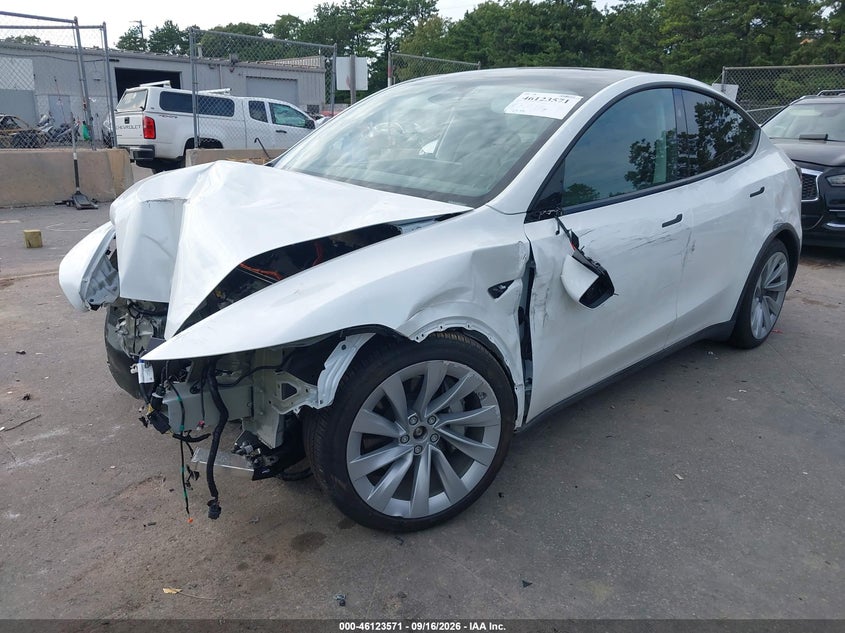 TESLA MODEL Y - zdjęcie 2