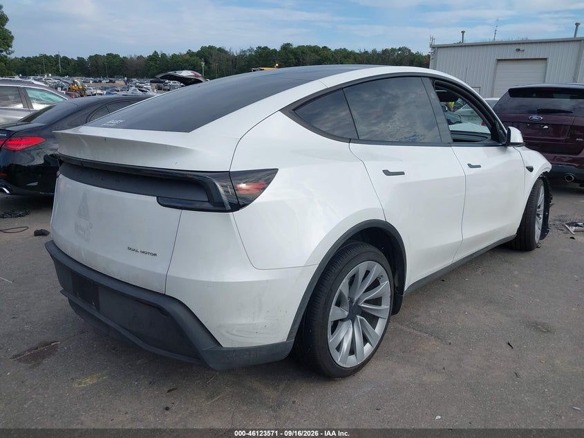 TESLA MODEL Y - zdjęcie 4