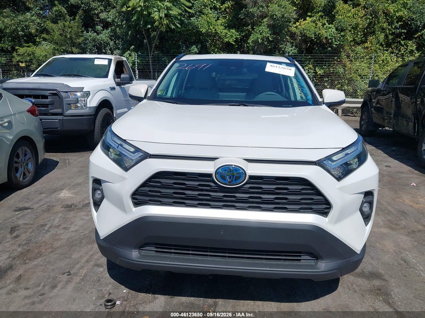 TOYOTA RAV4 HYBRID - zdjęcie 12