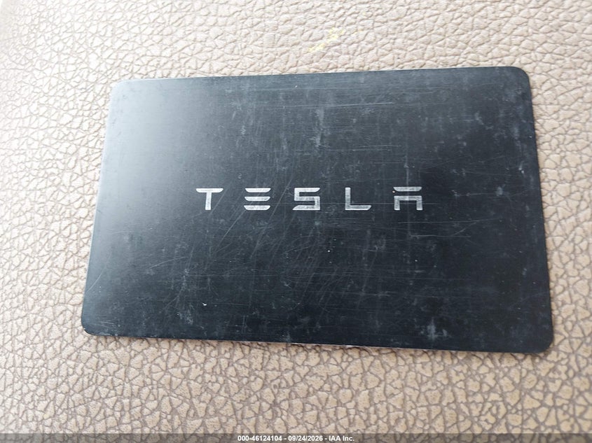 TESLA MODEL 3 - zdjęcie 11