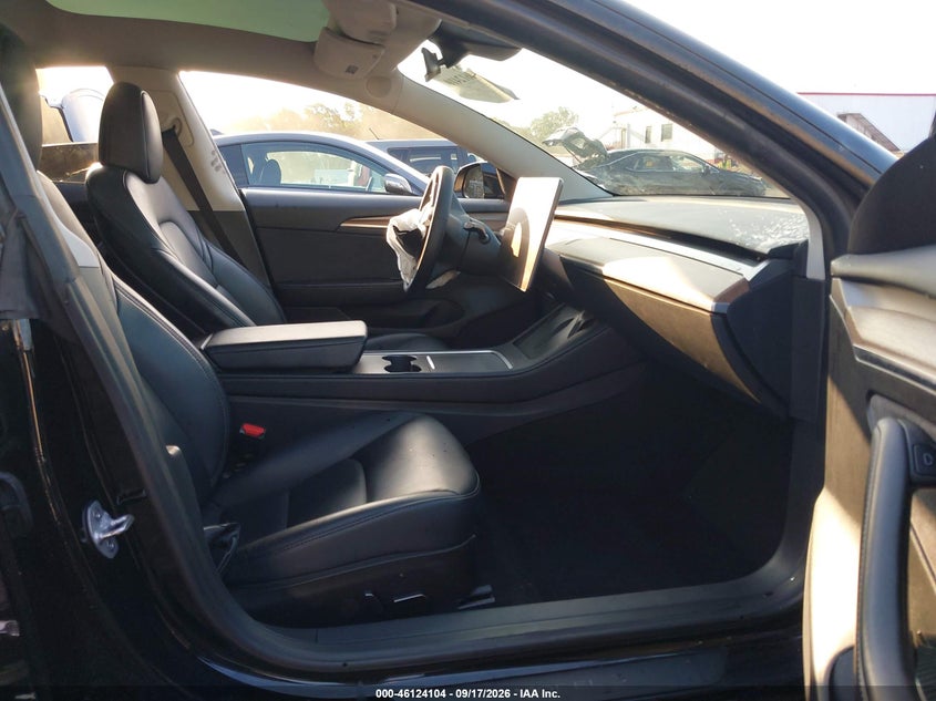 TESLA MODEL 3 - zdjęcie 5